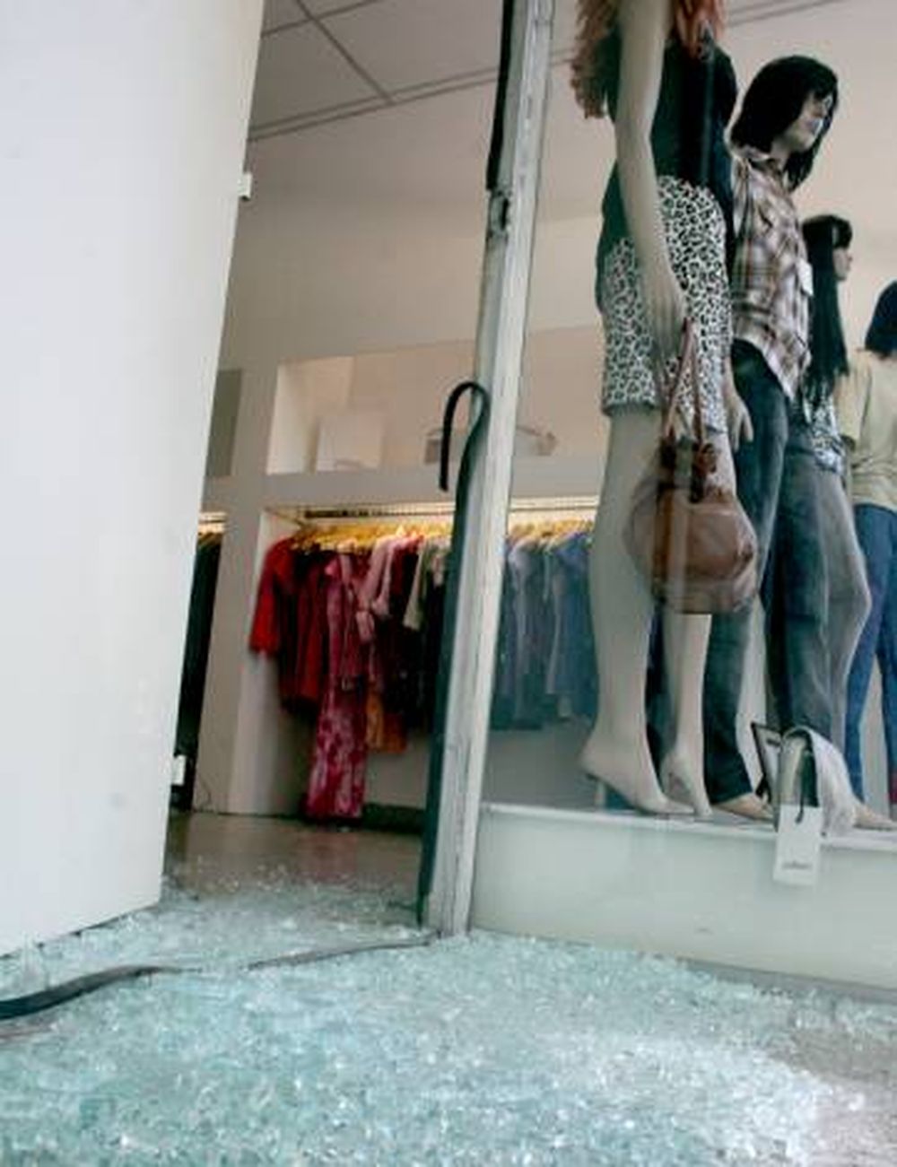 Robaron $30.000 de una tienda
