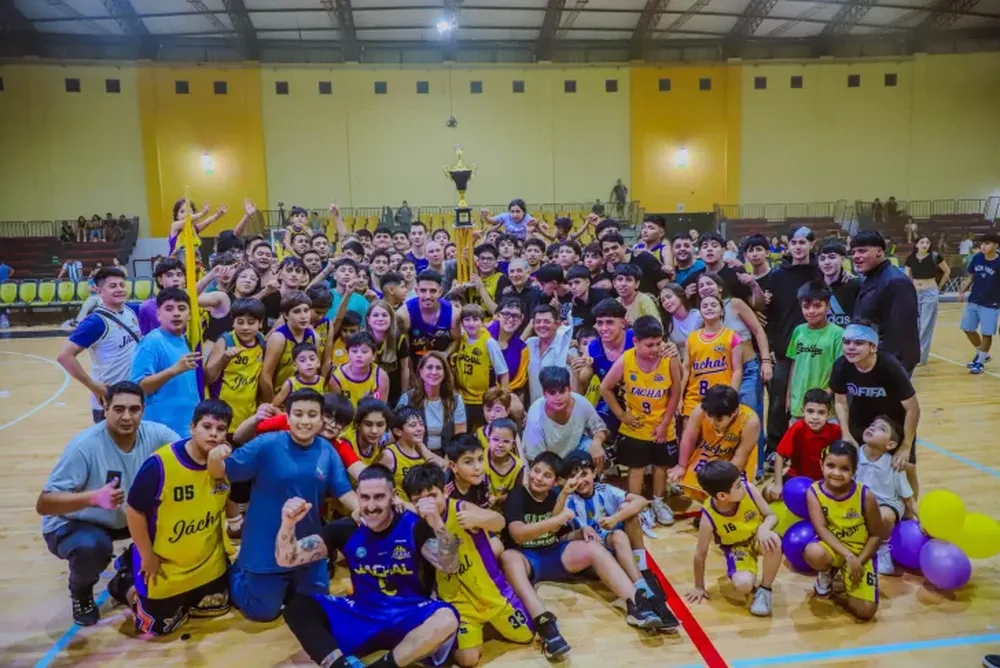 Festejos. En Jáchal, hay nuevo campoeón. El Expreso del Norte venció a Ausonia y se quedó con el Clausura.