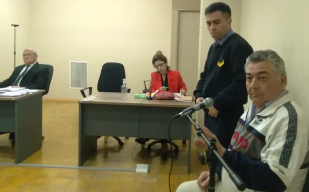 EL FLETERO Jorge Bazán (derecha) deberá pasar por lo menos dos años más en prisión, para empezar a gozar de salidas transitorias.