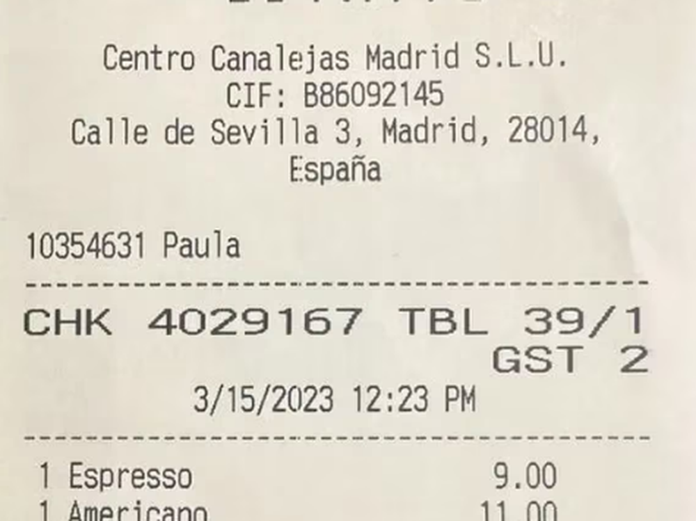 Le cobraron una fortuna por dos cafés y un agua y su “venganza” generó repudio
