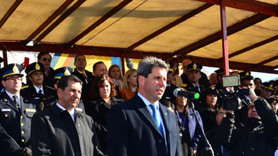 La promesa de lealtad a la Bandera, en tandas por la cantidad de participantes