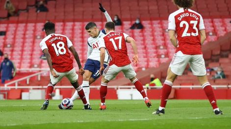 Golazo de rabona y expulsión para Lamela en Tottenham