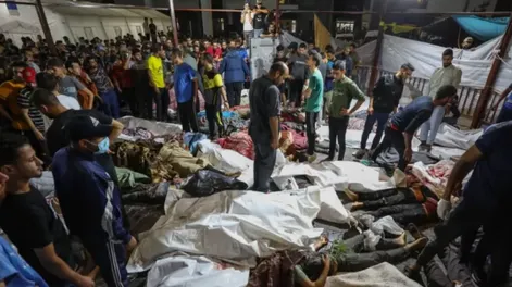 Un bombardeo en un hospital de Gaza dejó cientos de muertos y heridos