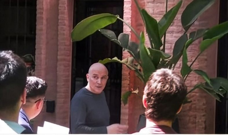 Allanamiento en casa de Espert.-