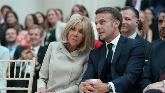 Macron presentará fotografías para demostrar que su esposa Brigitte es mujer