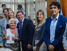 Orrego entregó actas que dan seguridad legal sobre la vivienda de familias de siete departamentos Orrego entregó actas que dan seguridad legal sobre la vivienda de familias de siete departamentos