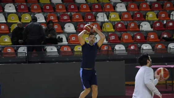 [FOTOS Y VIDEO] La Selección de Básquet entrenó en el Cantoni