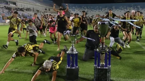 Diario de Cuyo | ATENAS POCITO, que el año pasado ganó todo, mantuvo su formación base y se reforzó con la firme idea de mantener el nivel y ser otra vez protagonista principal del fútbol provincial.