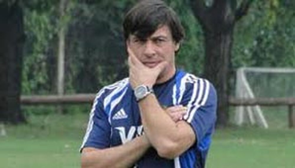 Hourcade quedó oficializado como el nuevo DT de Los Pumas