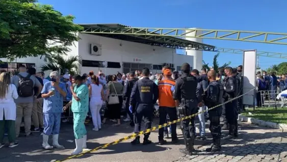 Al menos 4 muertos por un incendio en el ala de coronavirus de un hospital en Brasil