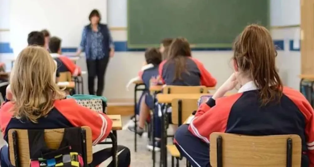 Los colegios privados ya no requerirán la autorización del gobierno para aumentar la cuota mensual. (Imagen ilustrativa)