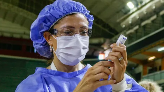 Vacuna: ahora por DNI, terminarán de aplicar las 1.015 dosis que restan