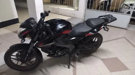 Robó una costosa moto, lo sorprendieron y se dio a la fuga