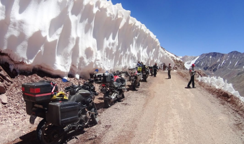 Una tormenta en alta montaña provocó un alud que obligó a cerrar el Paso de Agua Negra