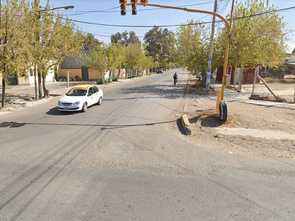 Tiene 19 años y contó que le dieron un puntazo en la espalda para intentar robarle la bicicleta