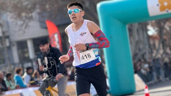 Primero. Martín León, de Esquel, se quedó con la 10ma. edición de la Maratón de San Juan.