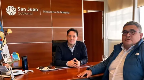 El ministro Perea y la máxima autoridad del gremio ASIJEMIN mostraron la preocupación por la incorporación de extranjeros al proyecto Vicuña