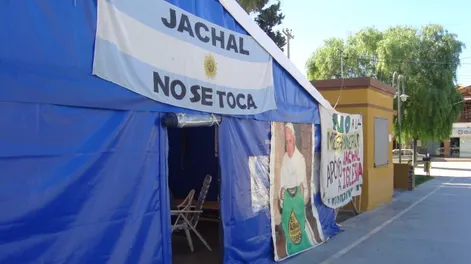 Carpa de la Asamblea Jáchal No Se Toca.-