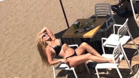 Las selfies en bikini de Graciela Alfano
