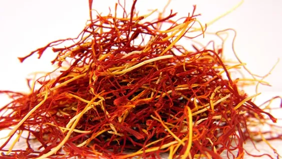 Una joya en la alacena: la especia que mejora la memoria y el cerebro