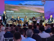 Entre los adelantos que dejó la feria, Leonardo Guevara de Vicuña confirmó que el primer eje de trabajo que tienen está la línea eléctrica de 500 KV. Entre los adelantos que dejó la feria, Leonardo Guevara de Vicuña confirmó que el primer eje de trabajo que tienen está la línea eléctrica de 500 KV.