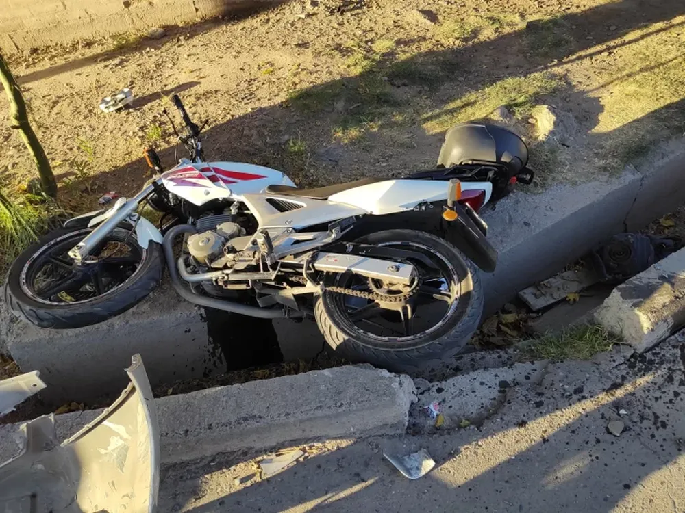 Quién era el motociclista que murió en un choque: tenía 57 años