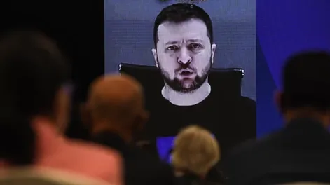 Zelenski alerta que la crisis alimentaria por la guerra “conducirá a un caos político” mundial