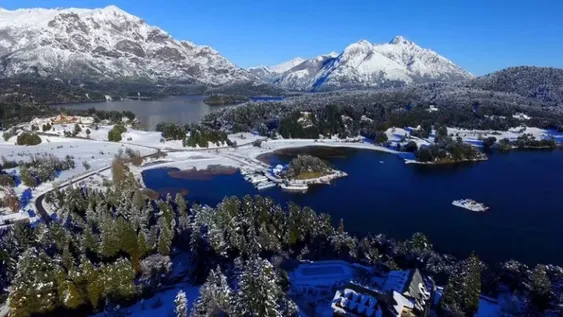 Viajar a Bariloche gratis: ofrecen voluntariado en un hostel con alojamiento y beneficios para el verano