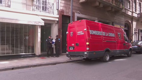 hallaron muerta a una joven de 27 anos en un departamento de retiro tras una cita: la policia analiza camaras