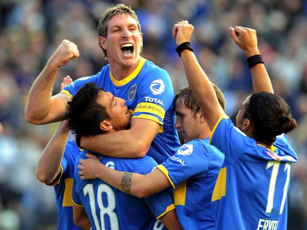 Boca gana, sube y sueña