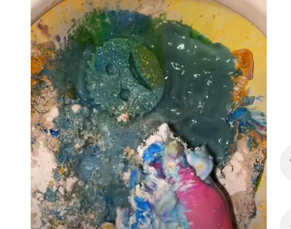 El usuario de TikTok que se hizo viral por su particular modo de limpiar inodoros