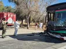 choque en ruta 20: investigan si el chofer del colectivo ignoro los gritos de los pasajeros para frenar choque en ruta 20: investigan si el chofer del colectivo ignoro los gritos de los pasajeros para frenar