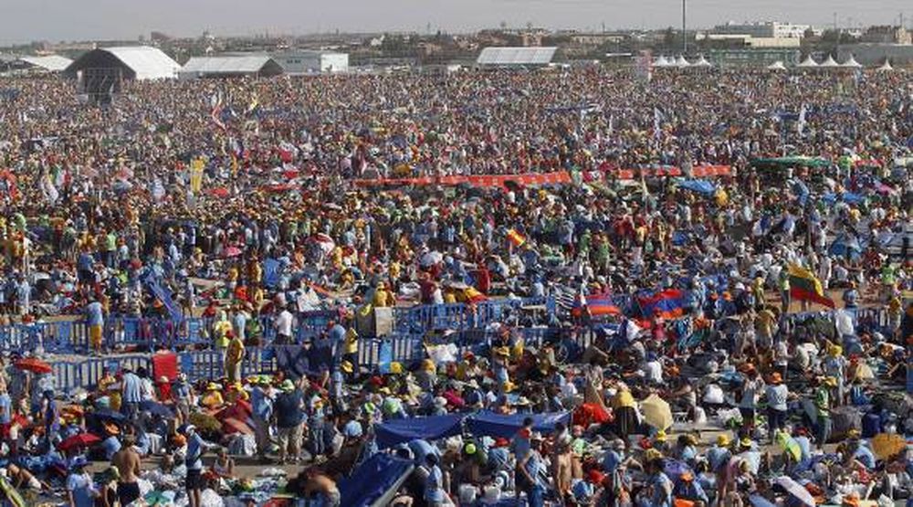 Marea humana para la vigilia con el Papa