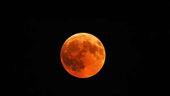 eclipse lunar de agosto de 2026: a que hora se podra ver y que significa