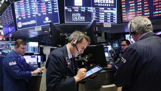 Caída de bonos y suba del riesgo país: la reacción del mercado ante los anuncios de Guzmán