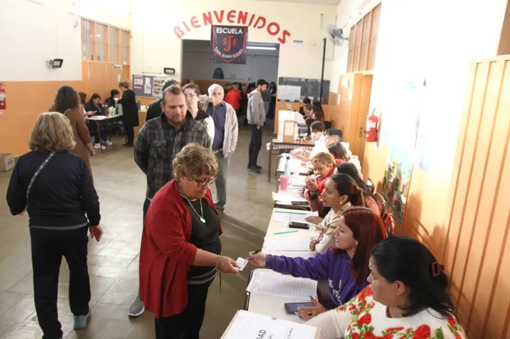 Una asociación internacional de juristas criticó con fuerza la suspensión de las elecciones