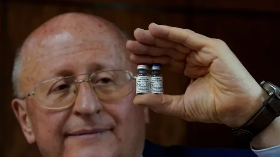 El hombre de las 50 voces