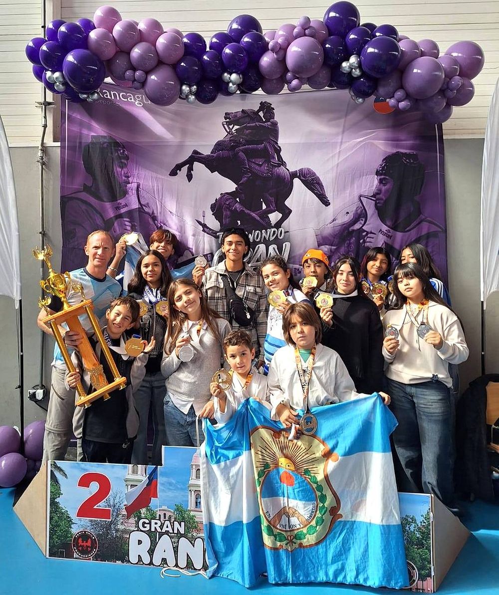 Primeros. Los chicos del taekwondo de Barreal se quedaron con todo en Rancagua.