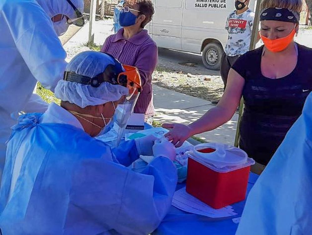 Realizan rastrillajes por coronavirus en un barrio de Pocito