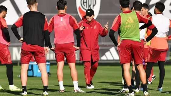 AL MUÑECO no le tembló el pulso y les dijo a Kranevitter, Lanzini, Rojas, González Pires,  Tapia y Simón, que busquen club.