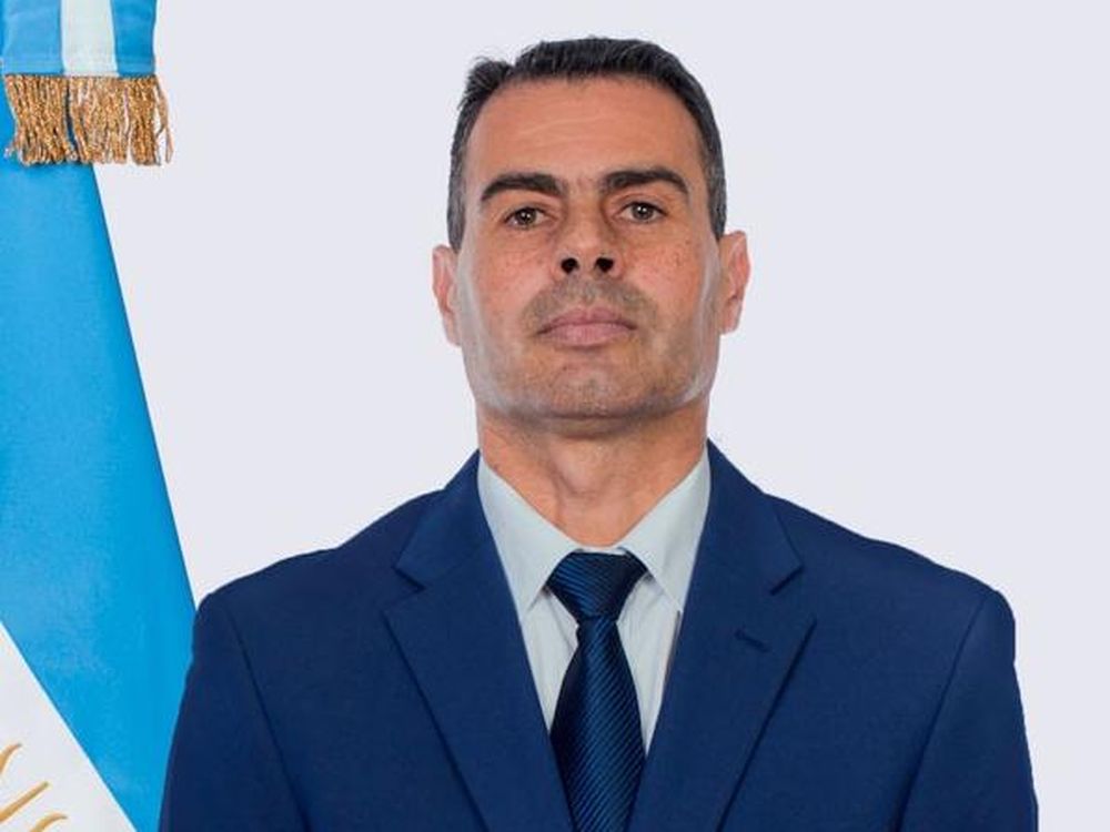 Juan Flores, secretario general de la Gobernación, aislado por ser contacto estrecho