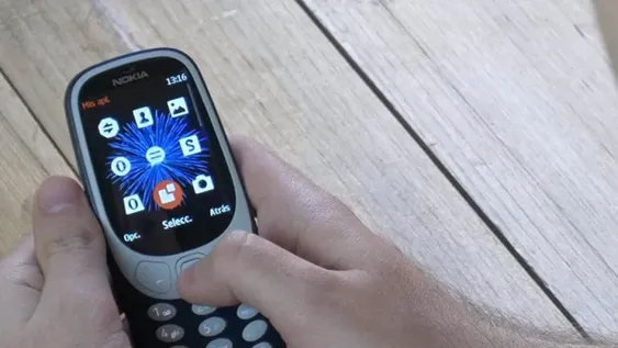 Resurgen los teléfonos sin internet ni redes sociales