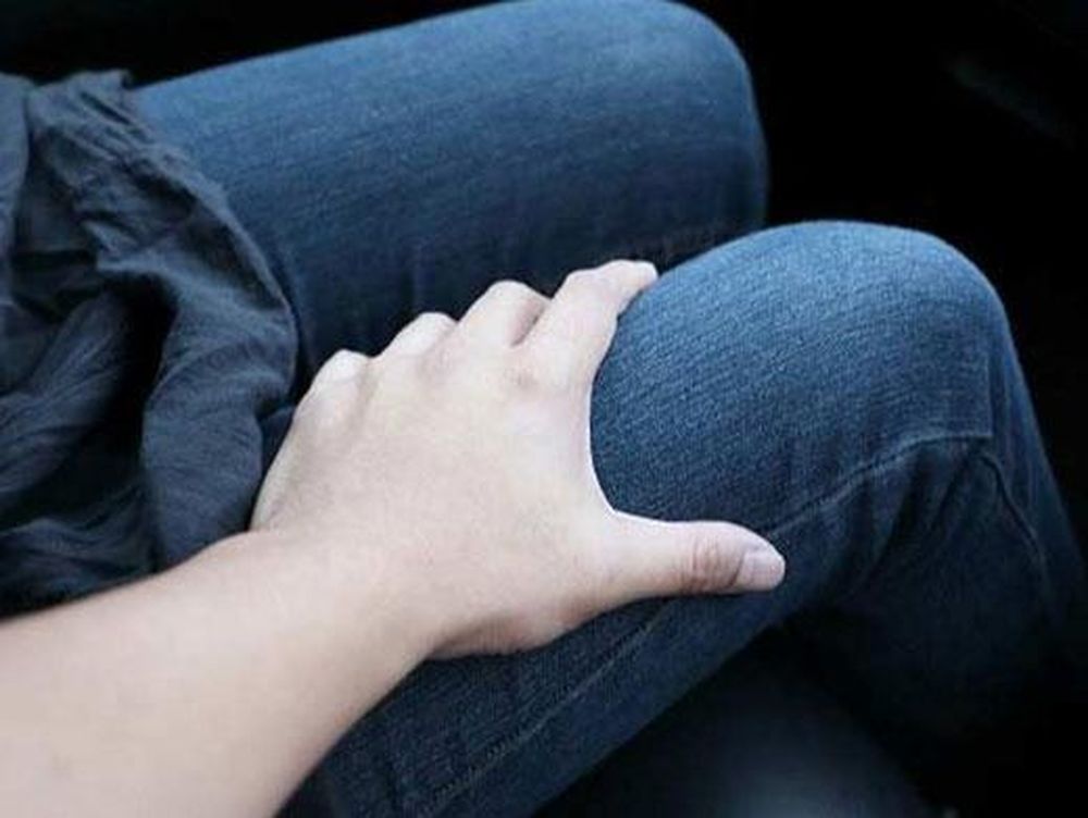 Manoseó al hermano con retraso de su amigo, lo condenaron, pero no irá a la cárcel