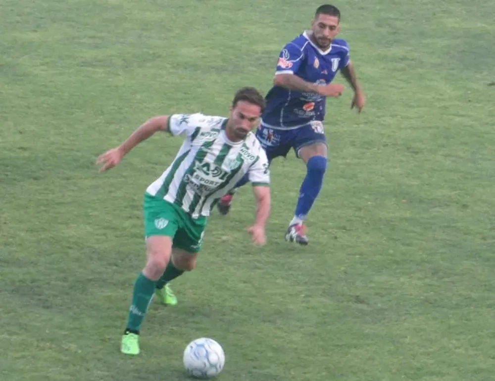 TODO PUEDE PASAR. Se la lleva Omar Benavidez (Desamparados), lo sigue Fabricio Illanes (Unión). El domingo pasado jugaron un intenso partido en Puyuta. Hoy es en Villa Krause y la serie se define.