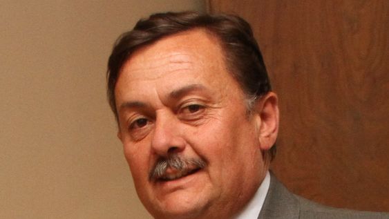 Empieza el juicio a un pintor por violar y corromper a su hija con retraso mental