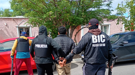 cayeron el banana, el chori y el gordo nico en la cueva del chancho: una banda de entraderas que operaba en capital y rivadavia