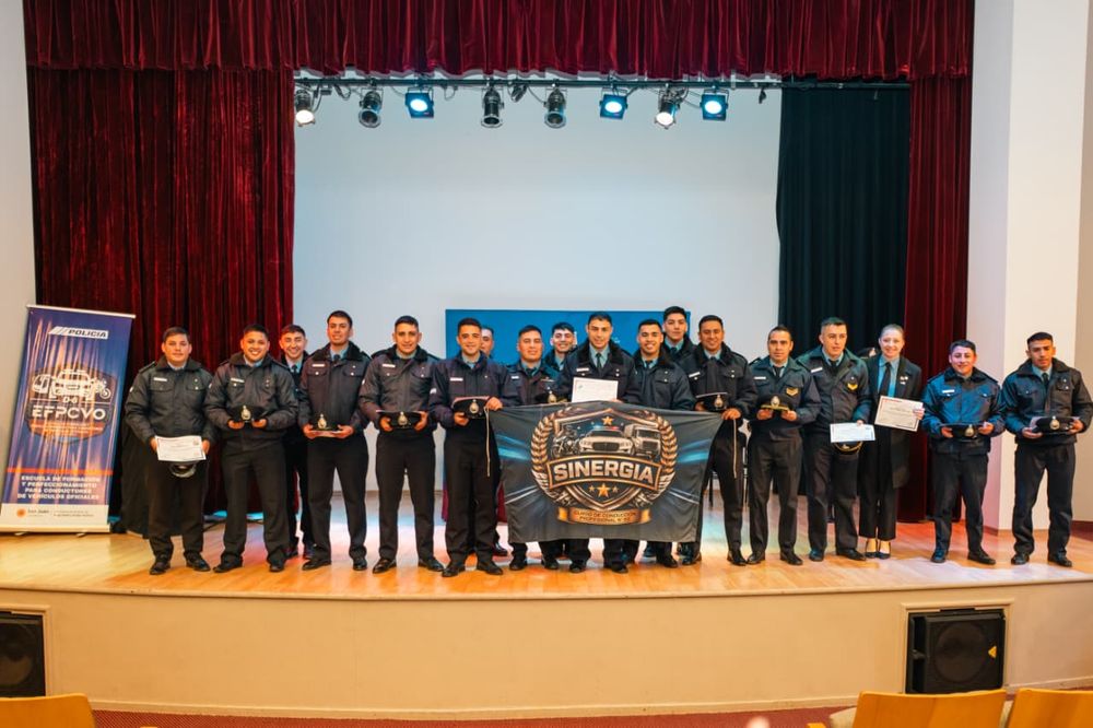 La Escuela de Conductores de la Policía de San Juan celebró su 11º aniversario con la capacitación de 19 nuevos efectivos.