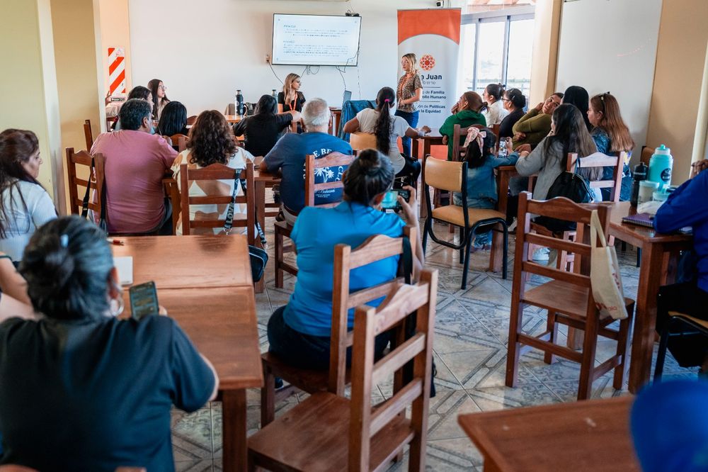 El último Curso de Manipulación de Alimentos en Valle Fértil fue en el 2023 y destinado a porteros de escuelas.
