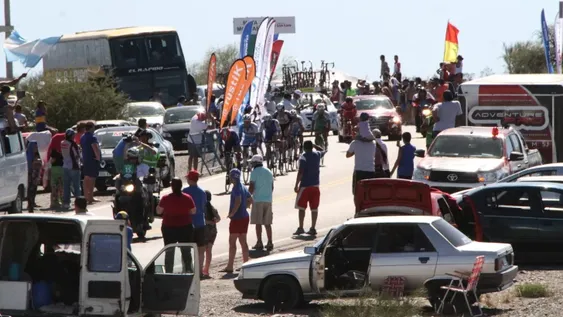 Al calor lo pusieron la gente y el termómetro