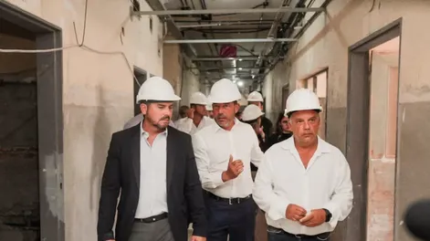 Marcelo Orrego recorrió las obras de remodelación del Hospital Marcial Quiroga
